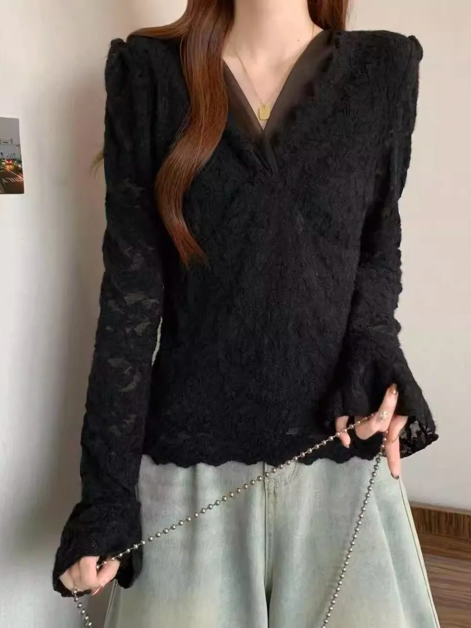 Lace Sleeve V Neck Women's Shirt plus Size Fleece Lined Inner Wear Base Top Korean Style Loose Fit Long Sleeve Autumn New