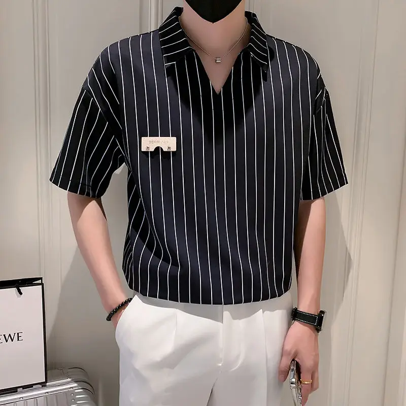 2024 New Summer Handsome British Fashion Trend V-neck Striped Printed Metal Decoration Loose Casual Business Short Sleeved Shirt