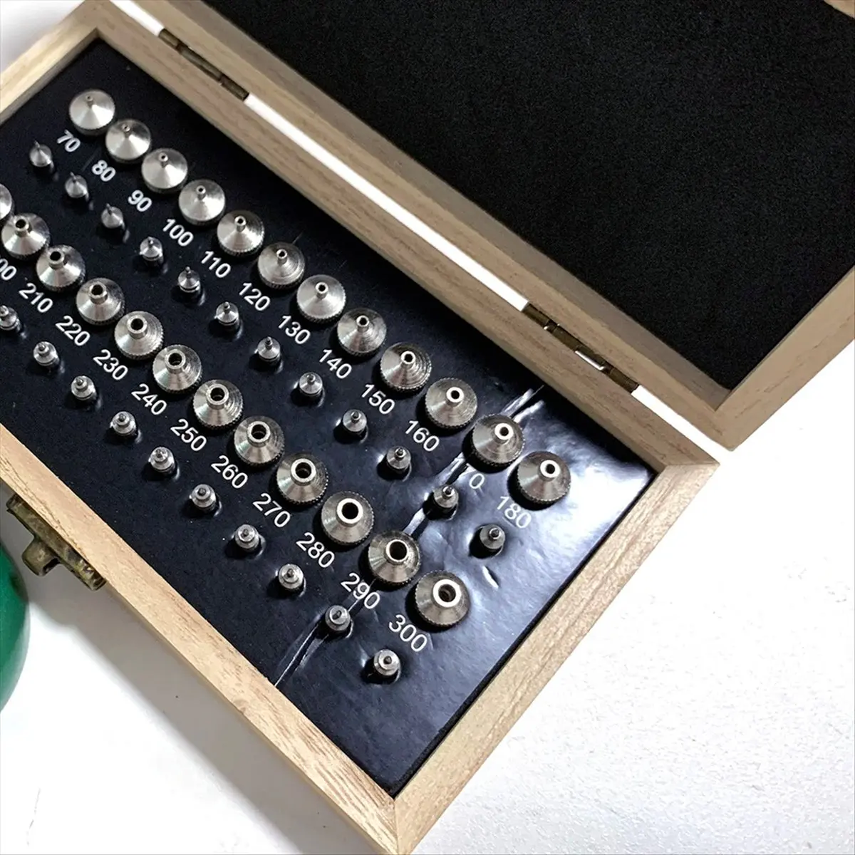 Top Sale Watch Repair Tool Watch Press Set Watch Back Case Closer Watchmaker Jewelling Tool Aluminum Alloy Green with 48Pcs Dies