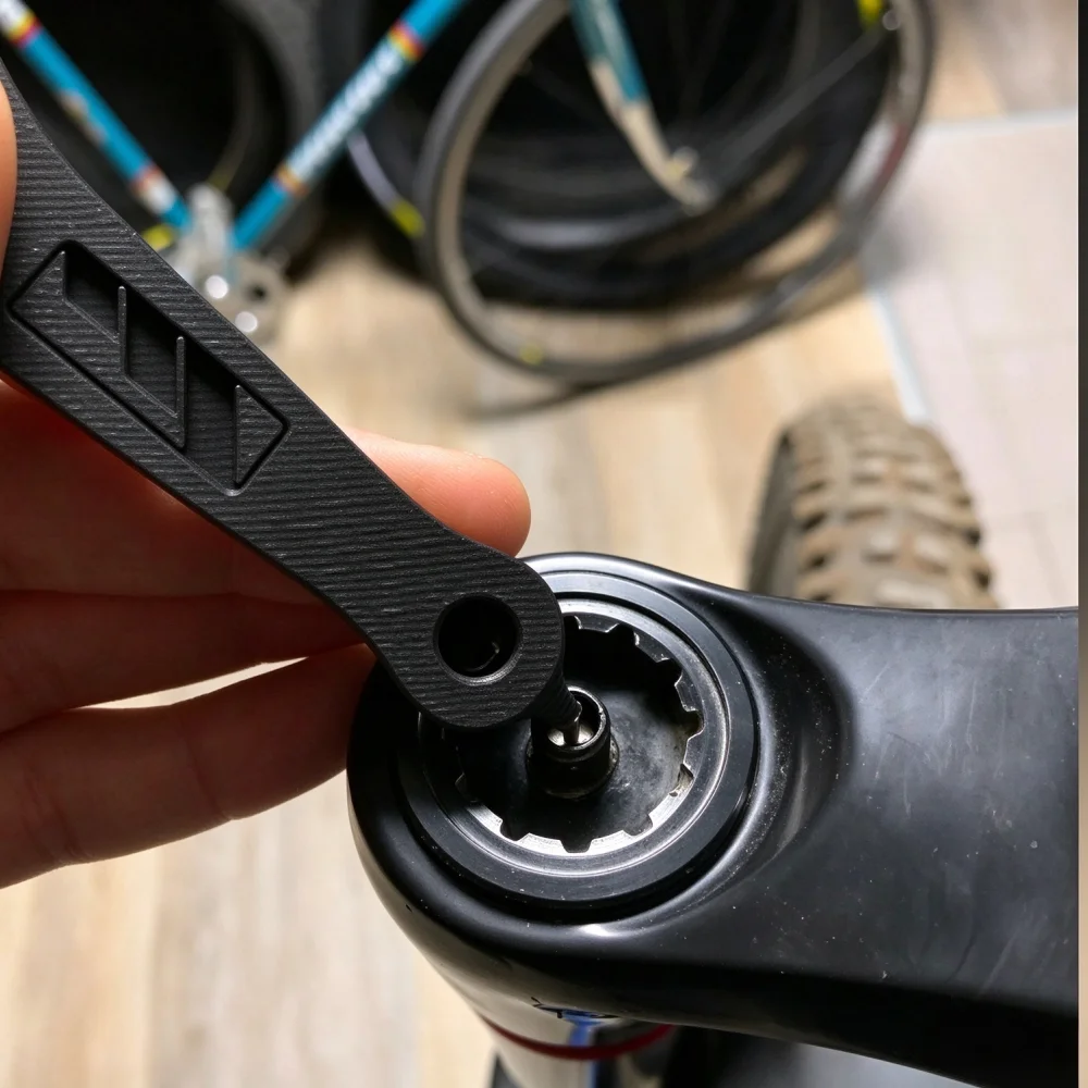 Front Fork Air Valve Cap Wrench Compatible With RockShox Lyrik And Other Models With 35mm Stanchions Simple And Effective