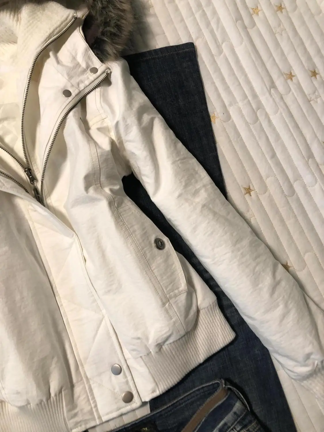 Nová podzimní a zimní retro čistě bílá kožešinová bunda s kapucí pro ženy, Y2k Harajuku, slim osobnostní pouliční krátká bunda - náhled 4