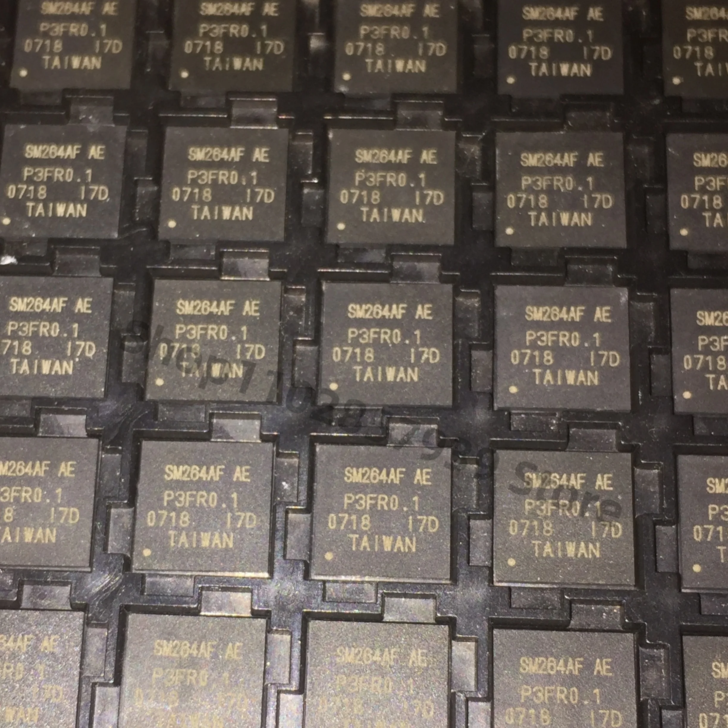 

SM264AF-AE SM264AF QFN Оригинальный и аутентичный, бесплатная доставка 5 шт./лот