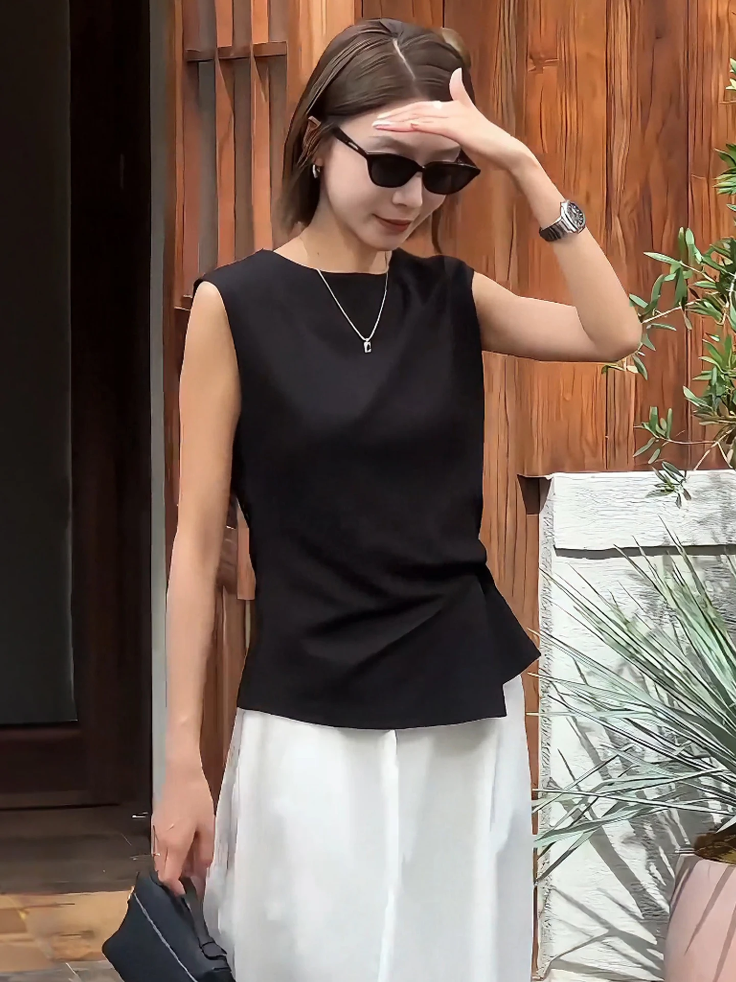 

Bla round Ne Svel irt Women's Faionable Twist Design Top Summer New Arrival Korean Sle Slim Fit Pure Color