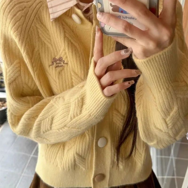 

Korean O-Neck Short Sweaters Women's Clothing Fashion Embroidery Autumn Winter New Casual Color Single-breasted Knitted Cardigan