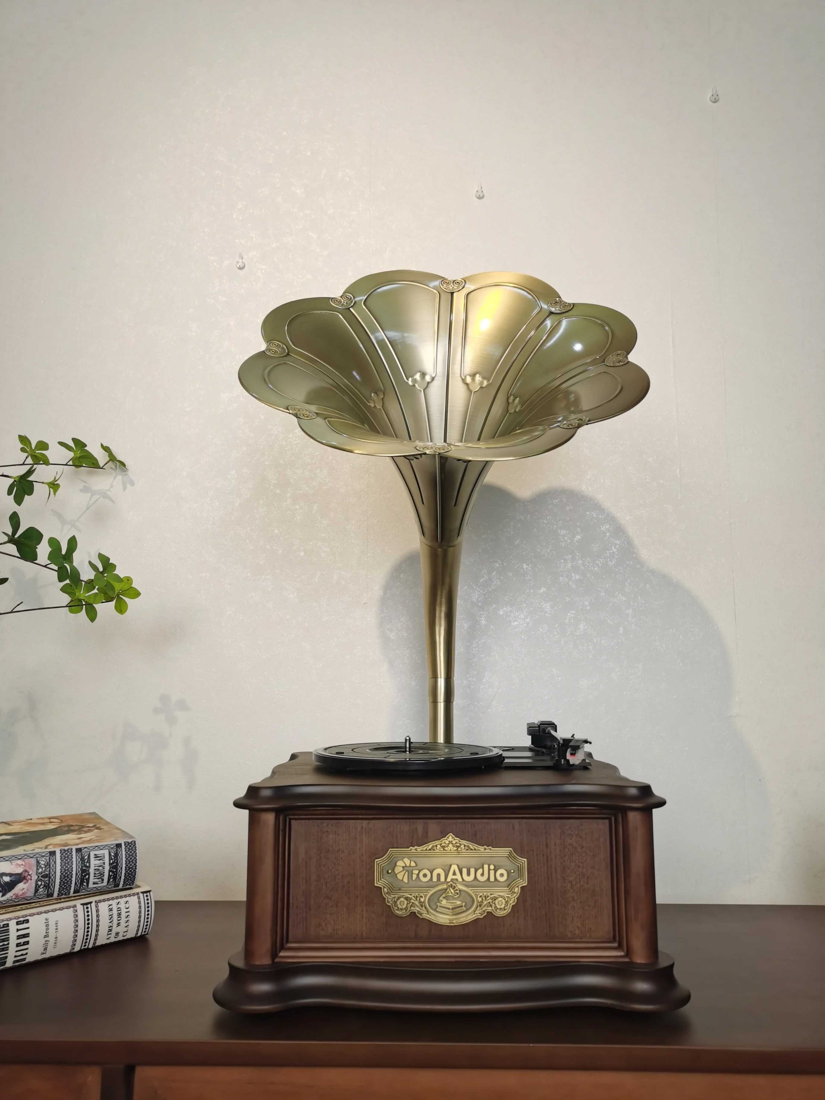 High Retro Vinyl Record Player Large Alloy Speakers Stylish Gramophone Adaptor USB Radio RCA Output Function Durable Metal