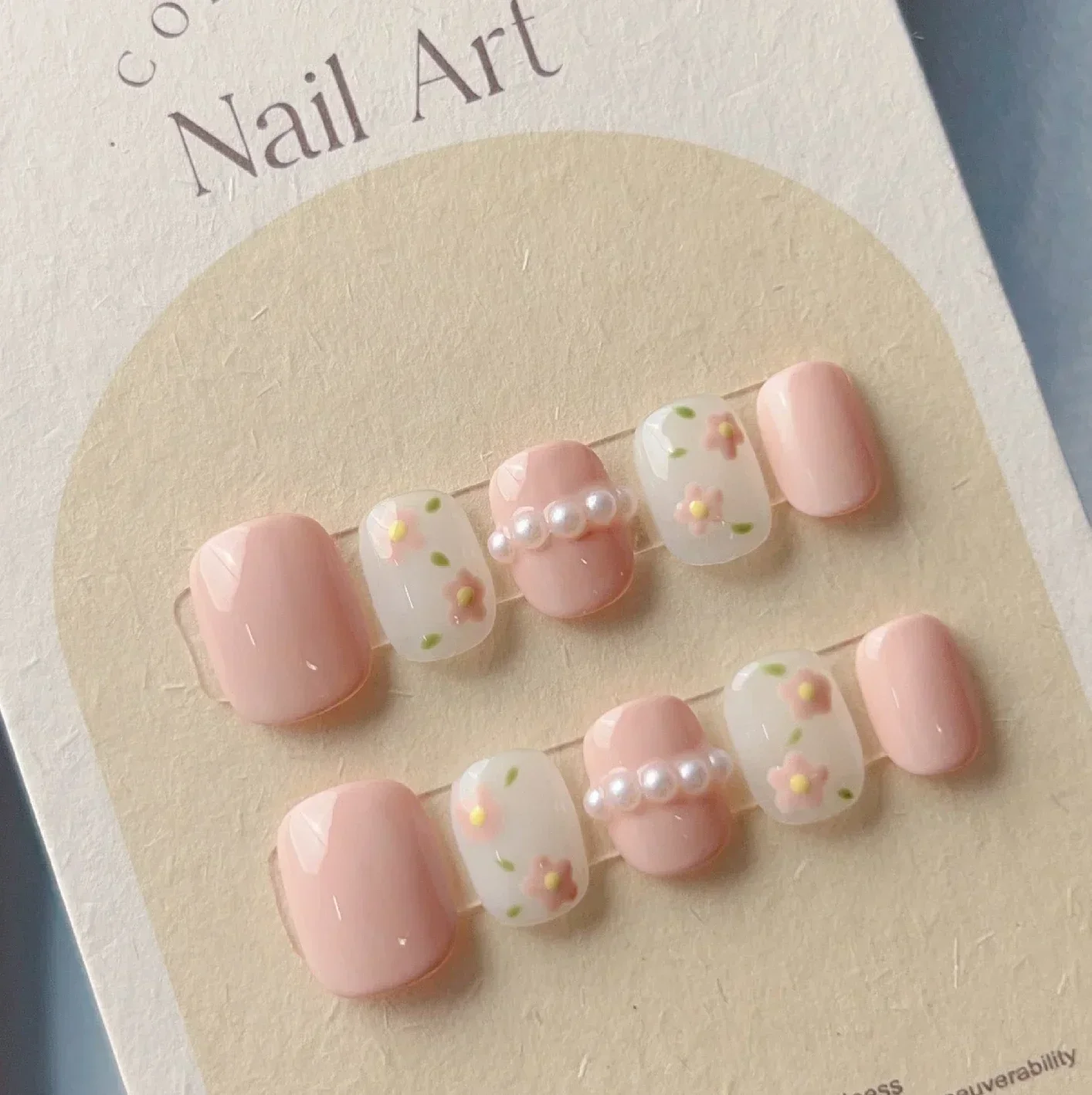 

10Pcs Cute Handmade Press On Nails Full Cover Pearls Design Short Round Head False Nails Artificial Manicure Wearable Nail Tips