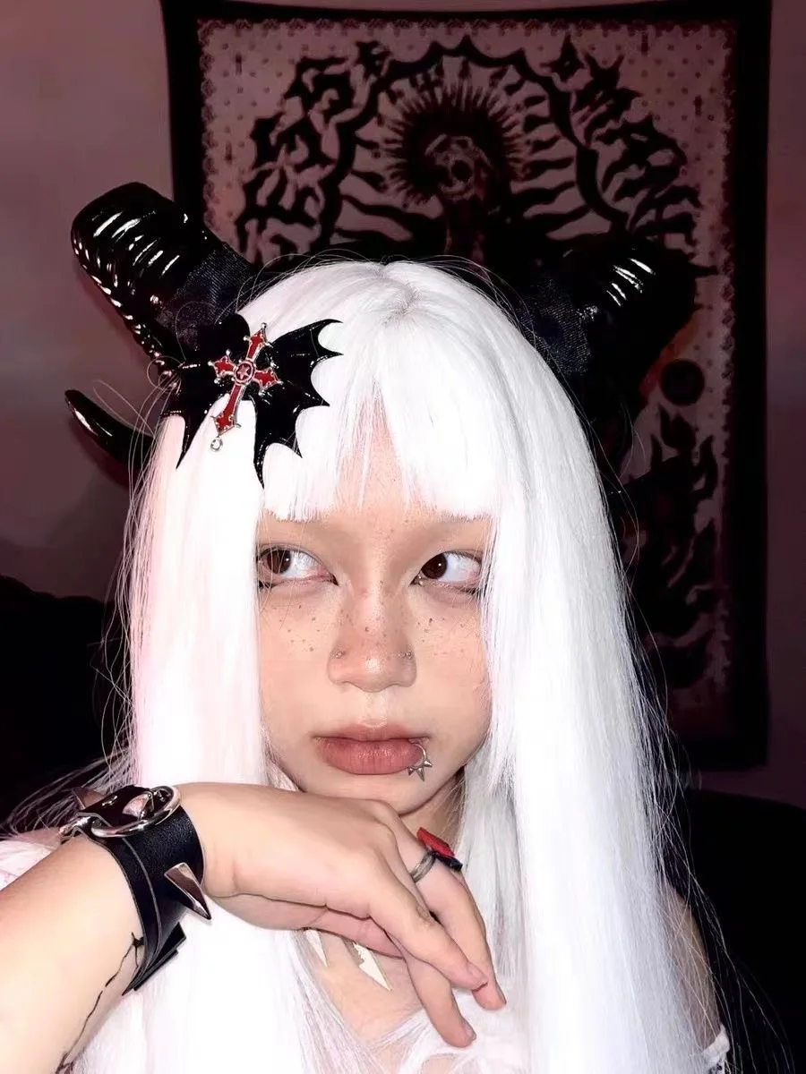 هالوين الأسود الخفافيش الأحمر الصليب دبوس الشعر Y2k لوليتا القوطية موضة الشرير مقاطع الشعر إكسسوارات الشعر هدايا الديكور