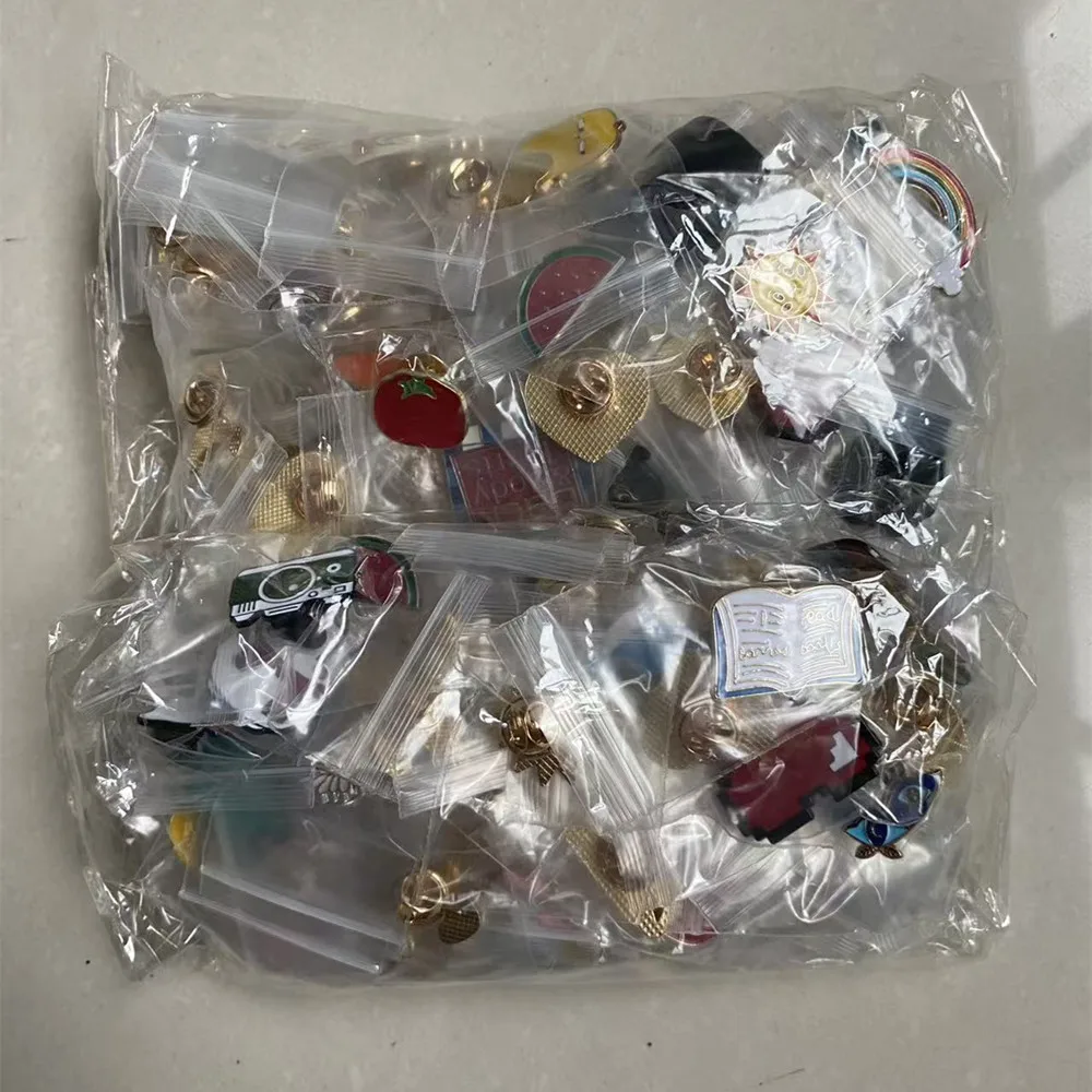 Image of 10-100 Stück Niedliche Tier- und Pflanzen-Emaille-Pins, Zufällige Metall-Abzeichen, Anstecknadeln, Deko für Rucksack, Kleidung, Hut, Tasche, für Frauen und Kinder, Schmuck