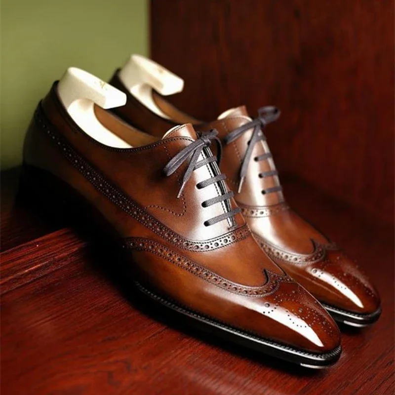 Brogue Shoes of Men Brown Black Handmade Men Dress Shoes Round Toe Lace-up  Zapatos De Hombre