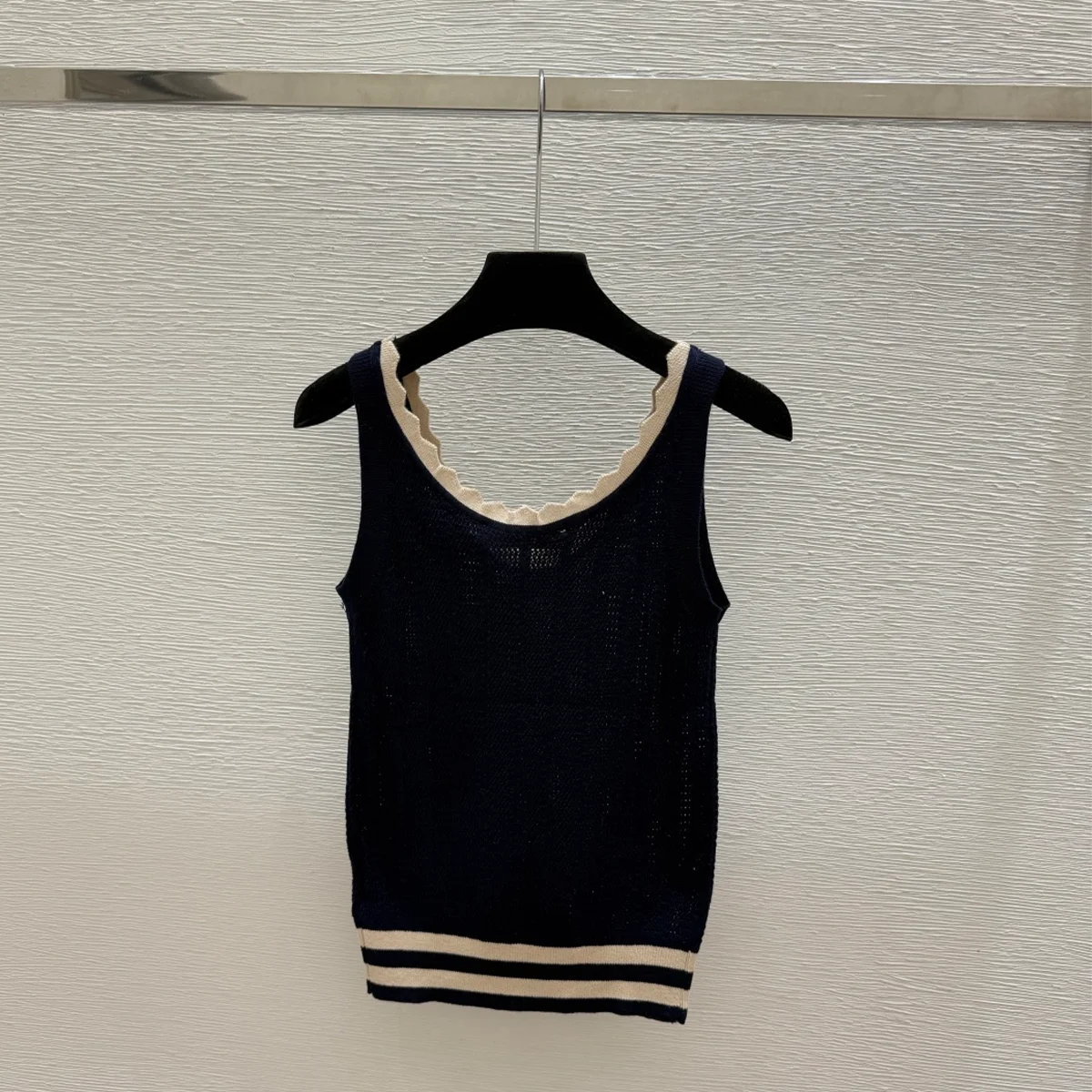 2026 high-quality new women's clothing contrasting wave edge knitted camisole vest--hb721
