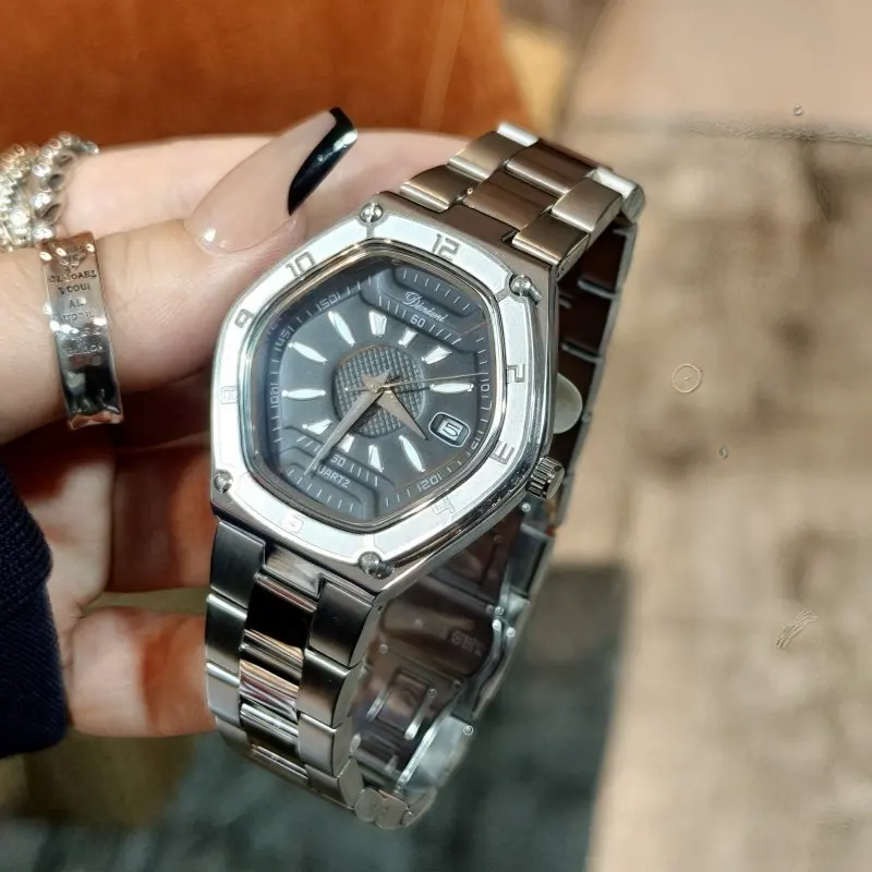 

NewWomen'SWatchWith A PolygonalLarge DialA Fashionable And Trendy DesignAnd A Date DisplayAlso Available As A Couple'S Watch Set