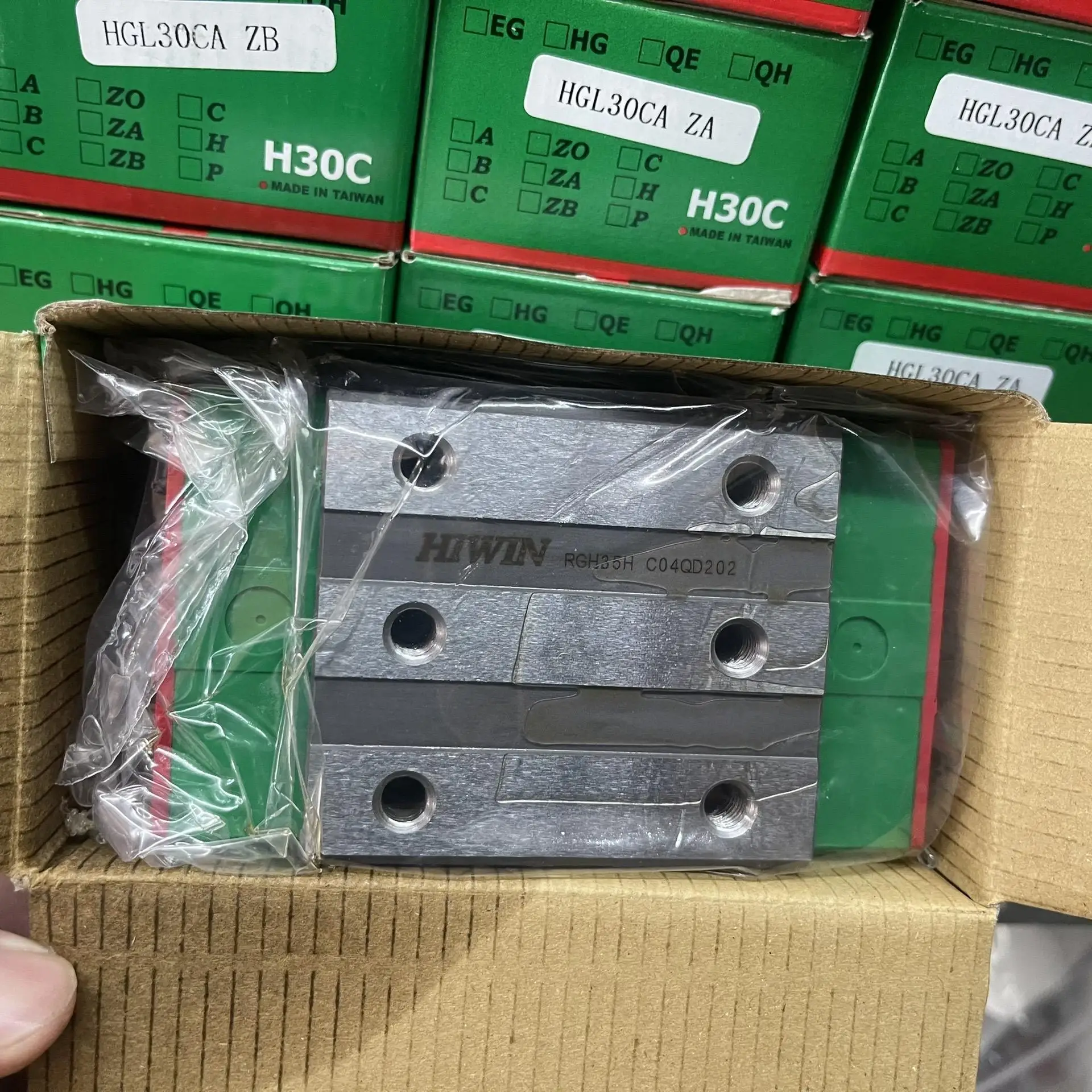 HIWIN precision rail slider RGH25HA RGH30HA RGH35HA RGH45HA RGH55HA
