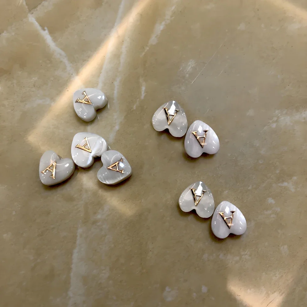 Natural Shell Heart Beads Golden 26 Initial Letter Loose Beads for DIY Jewelry Making Necklace Earrings Bracelet Female Jewelry