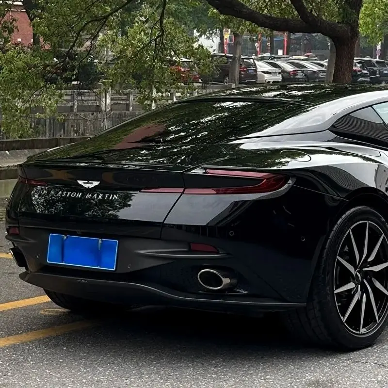 شعار Aston Martin - ASTON MARTIN (في الحروف الإنجليزية) - شعار صندوق السيارة - ملصق المصد الخلفي - تعديل - معدني