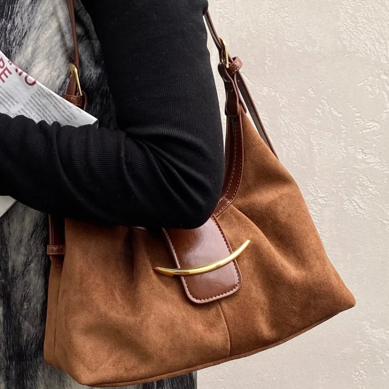 

Velvet Handbag Purse for Women Suede Shoulder Bag Causal Crossbody Bags Female Luxury Designer Clutch Ladies Crescent Hobo Bag