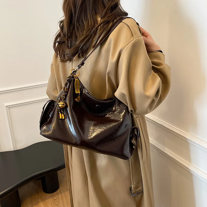 

2025 New Retro-Chic Shoulder Tote – Women's Premium Versatile Commuter Bag