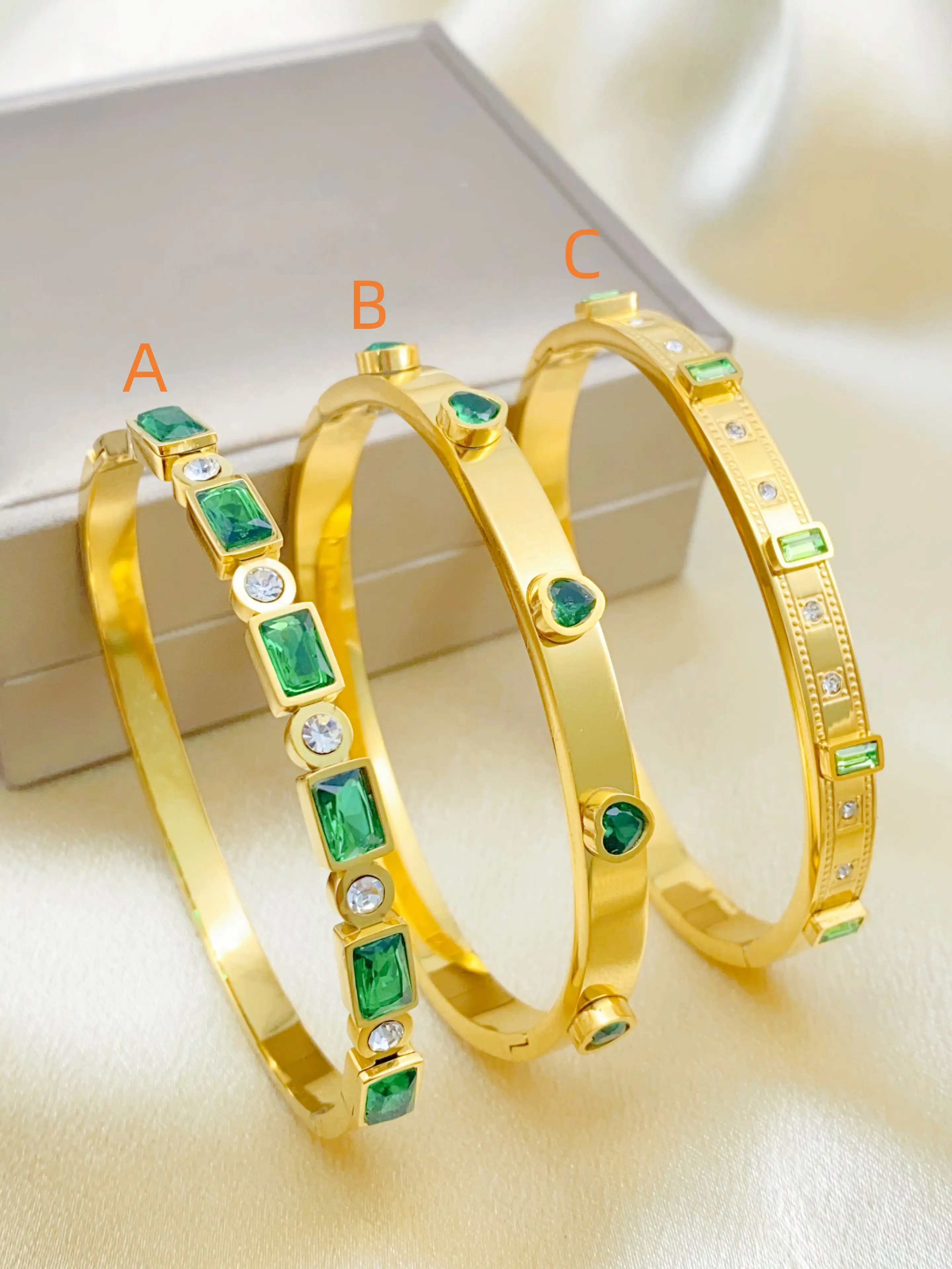 سوار من الفولاذ التيتانيوم للنساء ، الموضة