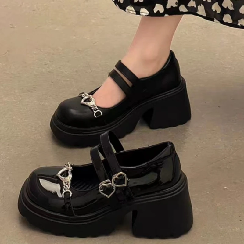 Sweet Heart-Shaped Buckle Lolita Shoes Women Patent Leather Platform Mary Jane Shoes Woman Metal Decoration Chunky Heels Pumps