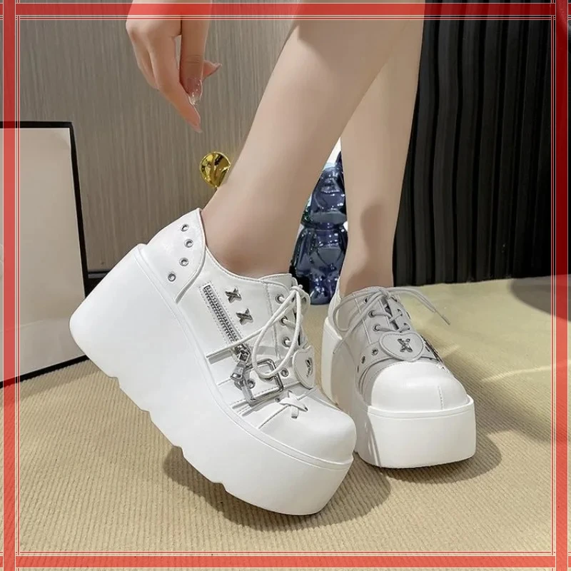 ファッション女性のブーツデザイナーパンクアンクルブーツ新しいゴシックリベットバックル靴女性のためのクールなレトロプラットフォームブーツ Zapatos Mujer