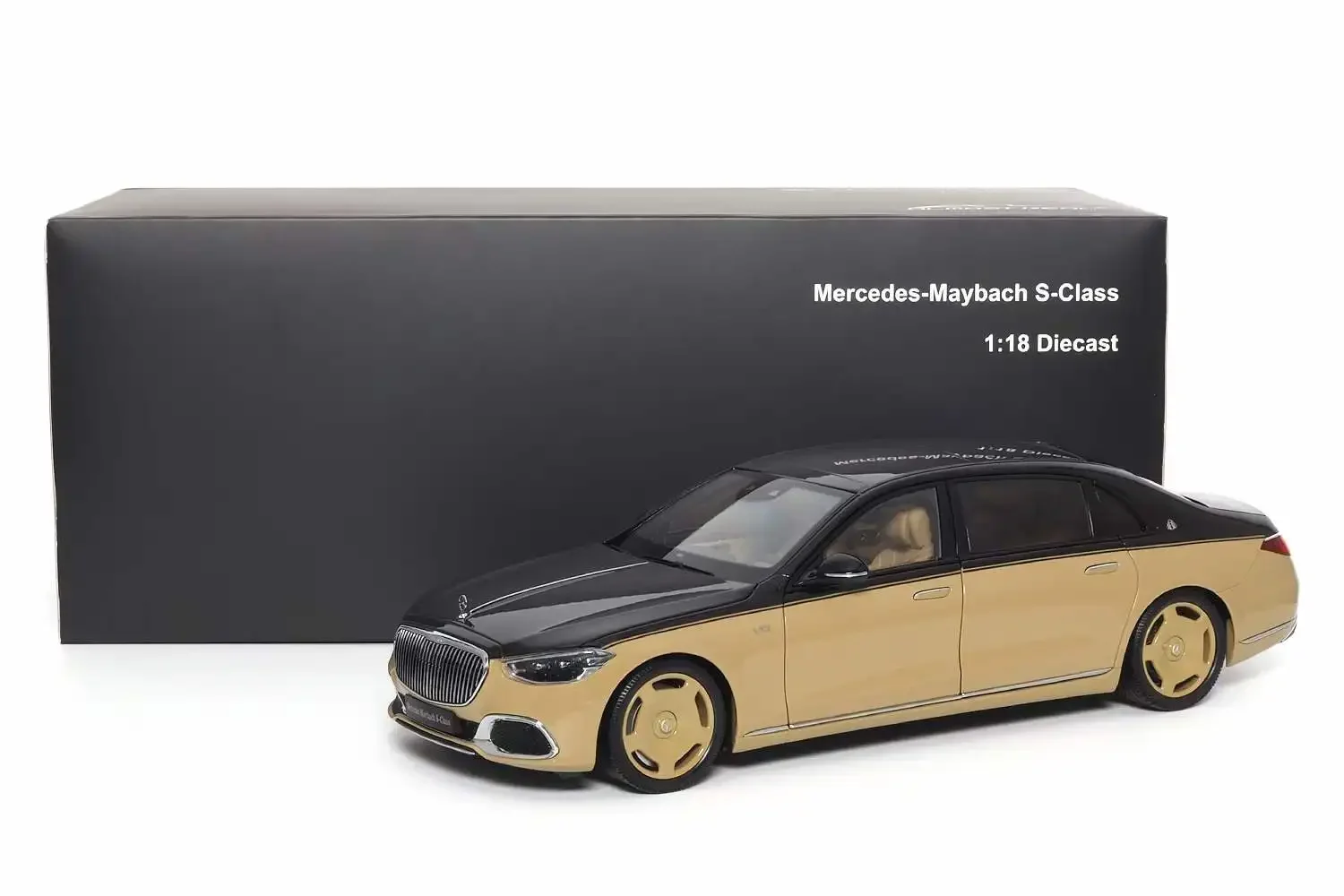 Mercedes Maybach S-Class modelo de carro de porta aberta fundido, coleção de ornamentos, brinquedos de meninos, presentes de férias infantis, 1:18