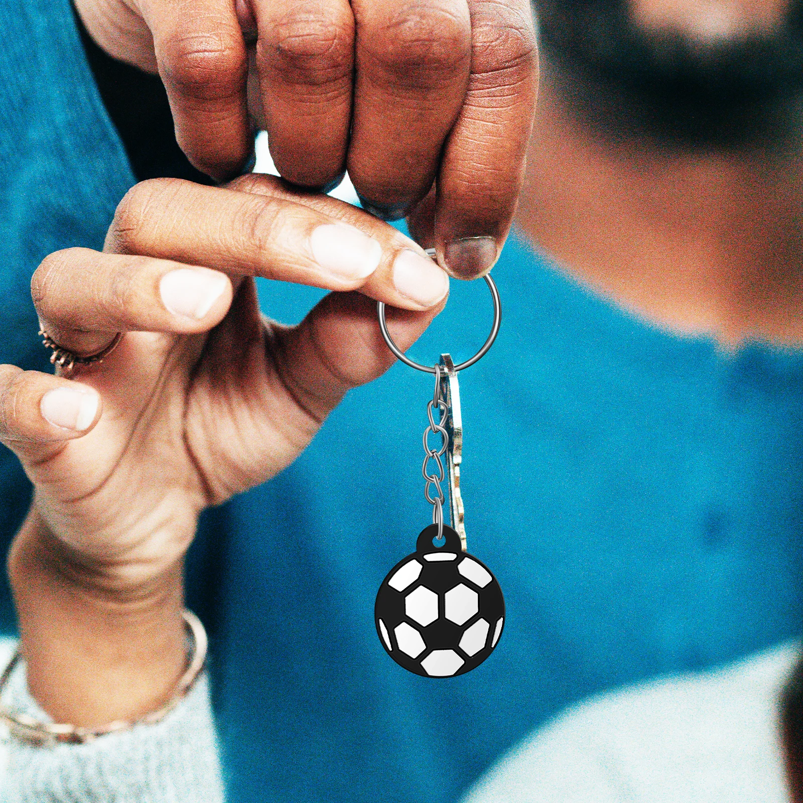 Porte-clés de football, cadeaux pour Fans, pendentif Unique, pour clés, téléphone portable, bagages, fournitures de décoration de voiture, 24 pièces