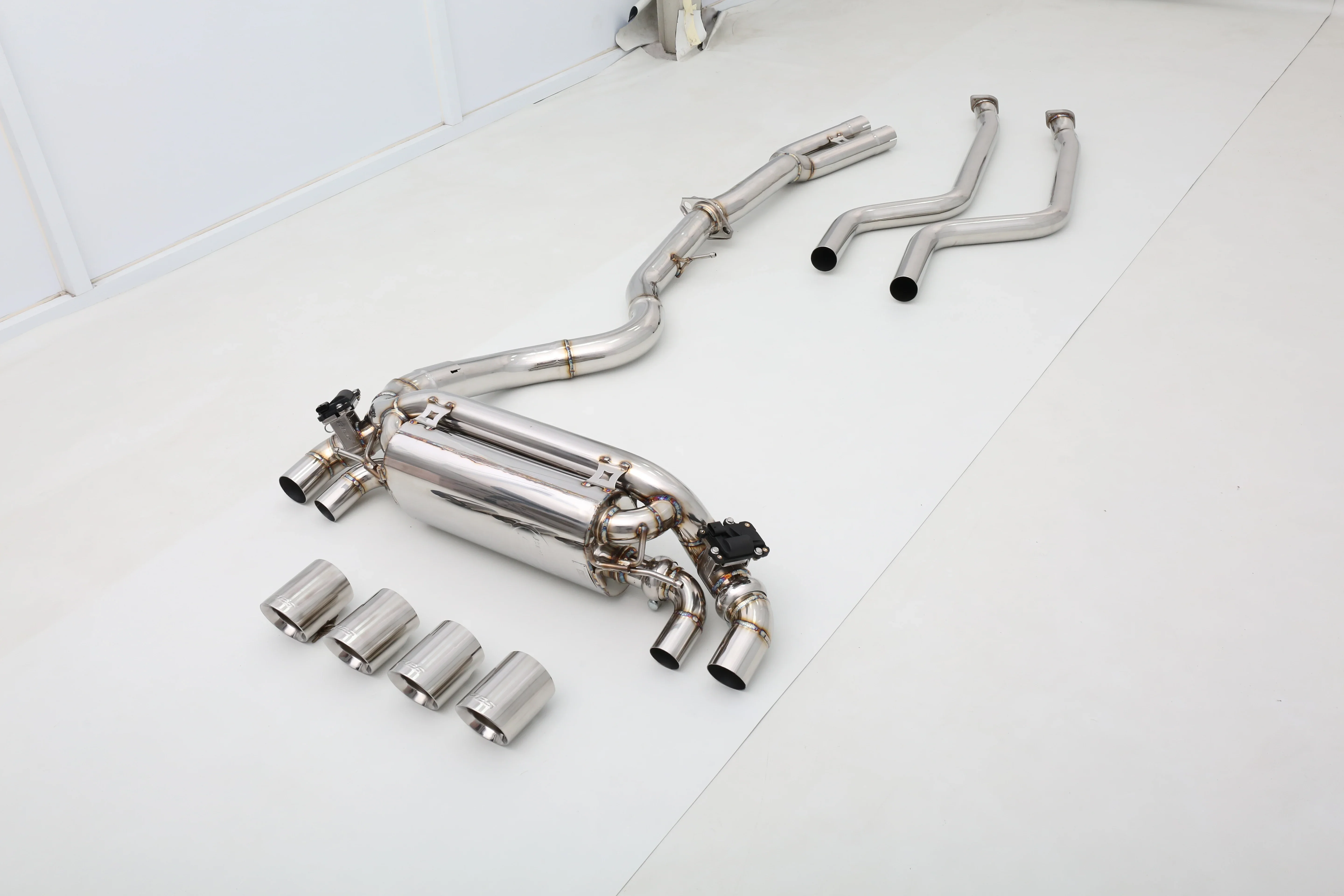 تخصيص المصنع 304 نظام عادم صمام من الفولاذ المقاوم للصدأ/التيتانيوم مصمم لـ 1M E82 3.0T N54