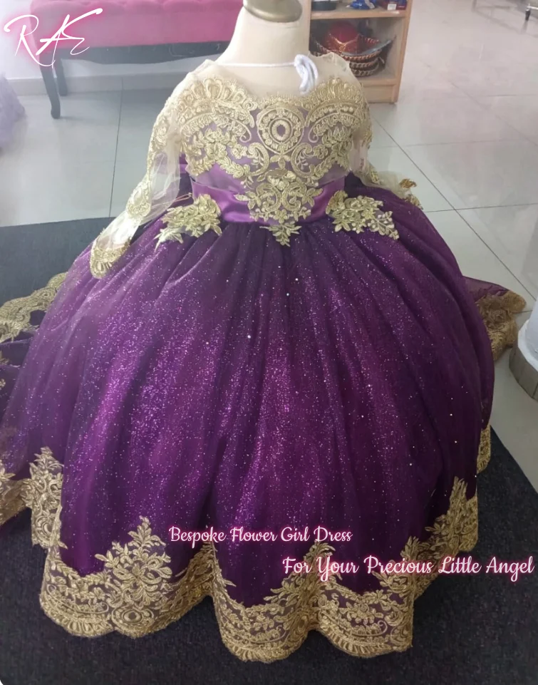 robe-de-demoiselle-d'honneur-de-luxe-violette-a-manches-longues-ornee-d'appliques-de-dentelle-doree-et-de-tulle-scintillant-personnalisable