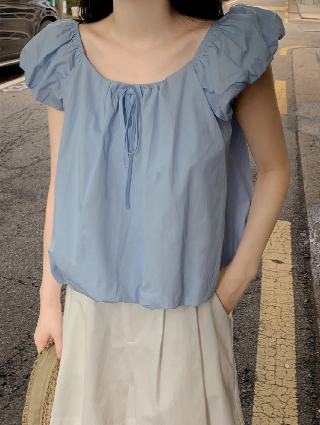 

Chic round Neck Bubble Sleeve Shirt Women's Loose Fit Cotton Top with Belt Cute Style Slimming Short Sleeve Cotton Shirt