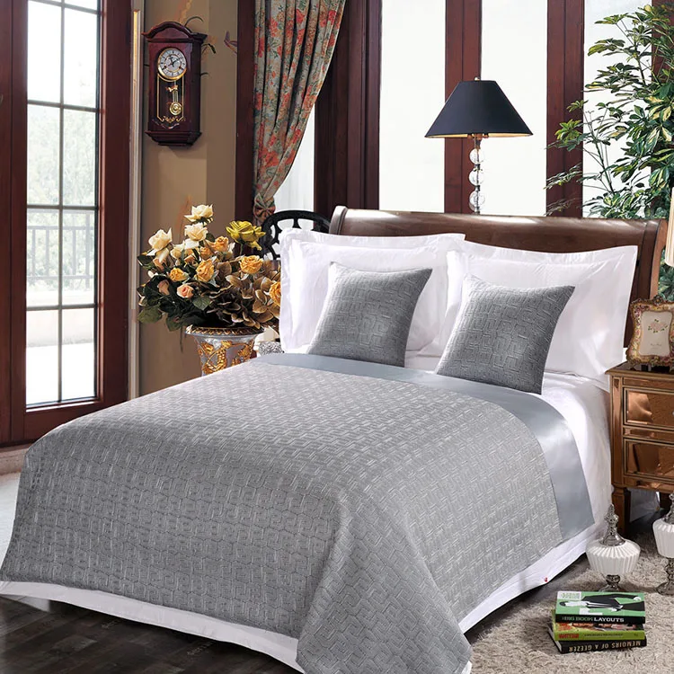 Bright Colour Hotel and Motel Warm Bed Cover Throw Bed Runner
