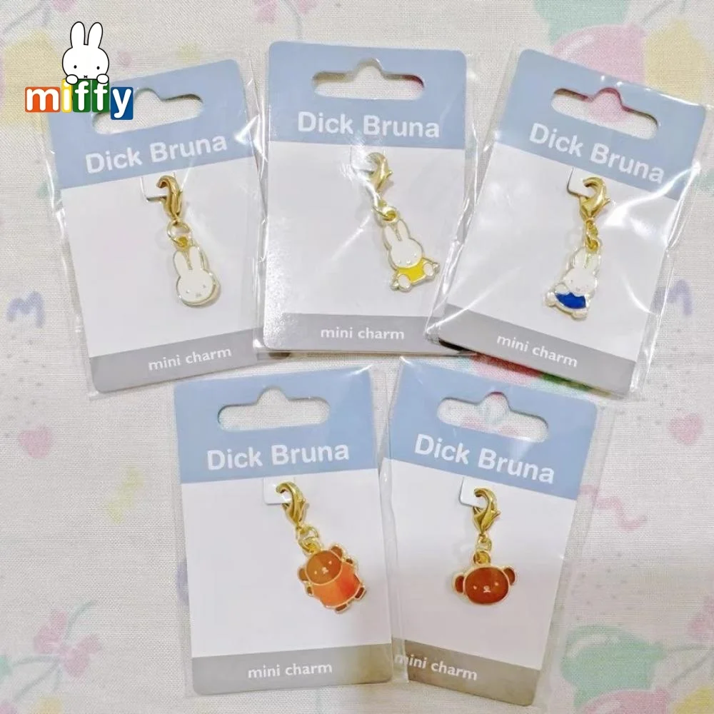 

Miffy keychain Kawaii small pendant personalized and creative cute cartoon metal connection zipper small pendant schoolbag penda