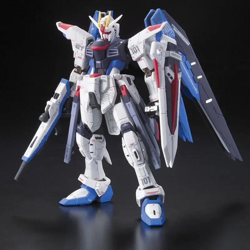 В наличии Bandai RG 1/144 ZGMF-X20A Страйк Фридом Gundam оригинальная модель Аниме фигурки модели игрушки экшн коллекция куклы