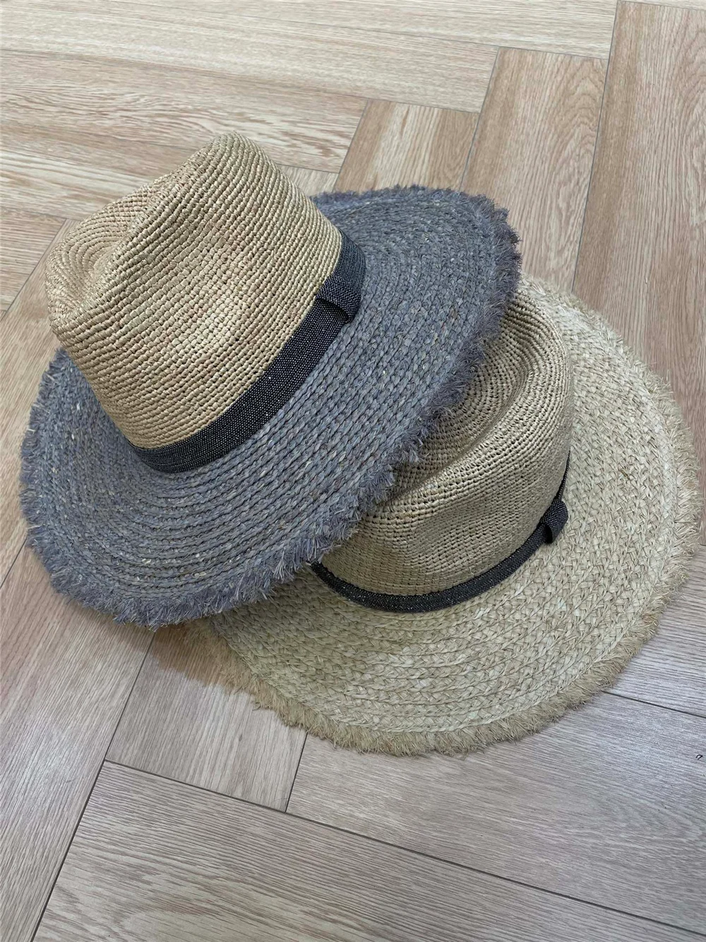 Spring/Summer New Arrival: Wide-Brim Sun Protection Hat with Fringed Edges and Beaded Chain Straw Cap