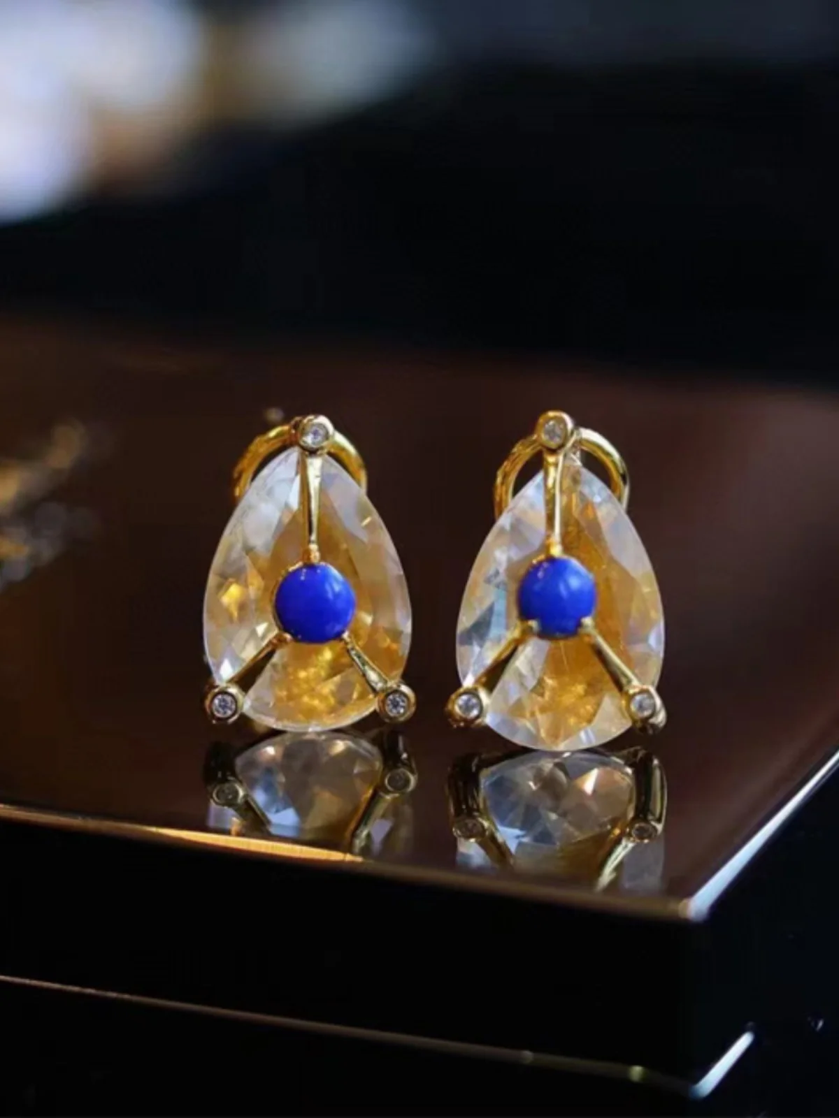 pendientes-de-lapislazuli-natural-para-mujer-plata-s925-con-cristal-blanco-integrado-clip-de-oreja-tridimensional-elegante