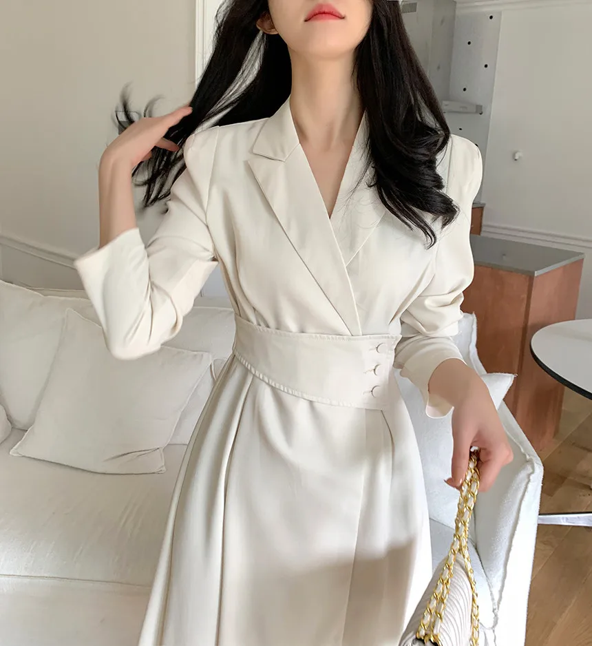 Autumn light luxury Hepburn style temperament lapel waist thin suit commuter casual dresses