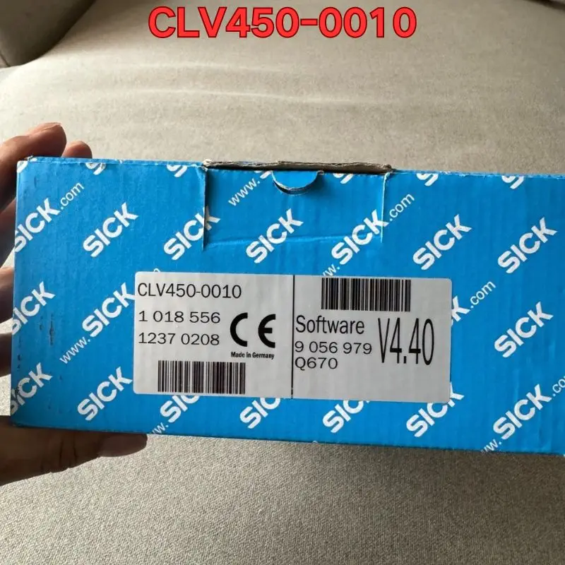 New industrial barcode scanner CLV450-0010