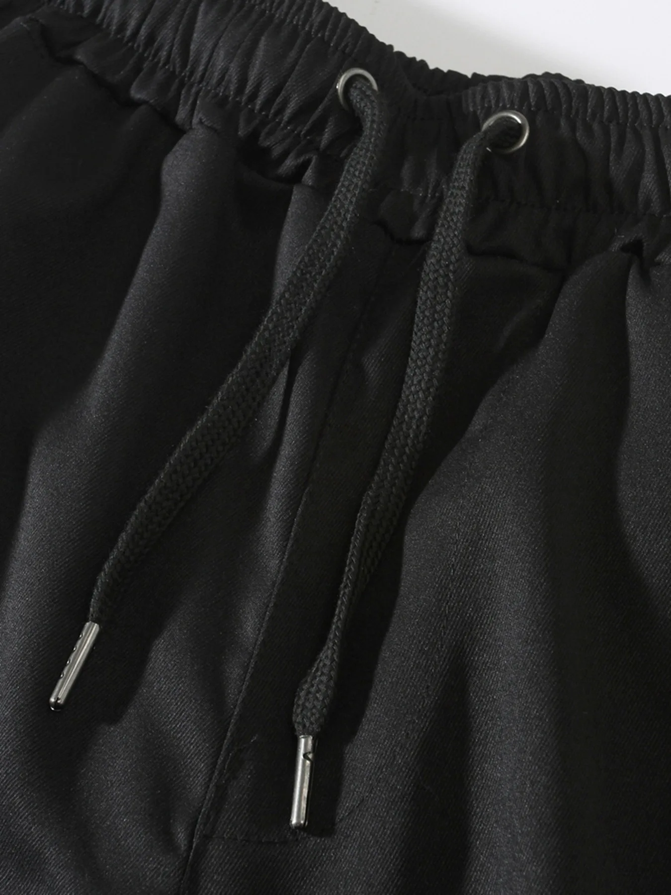 Рисунок 6 - Мужские шорты-карго