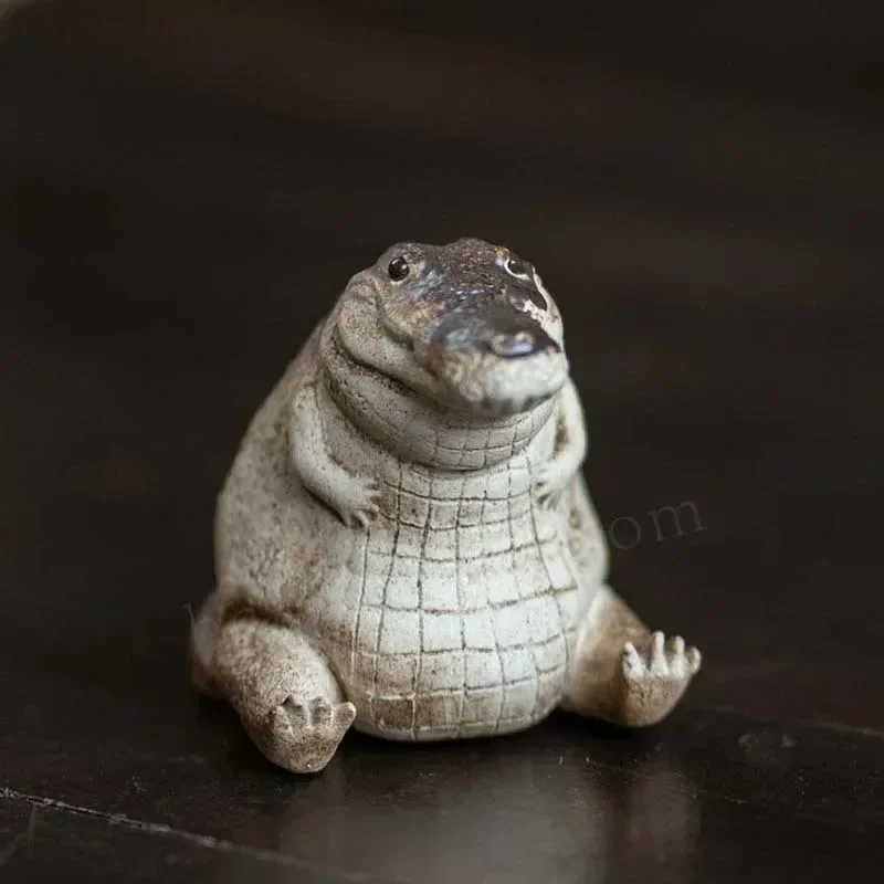 Ornements de petit animal de compagnie de thé de crocodile, carnaval de thé de sable violet de boutique, jeu fait à la main de cérémonie de thé, cadeau de table financière