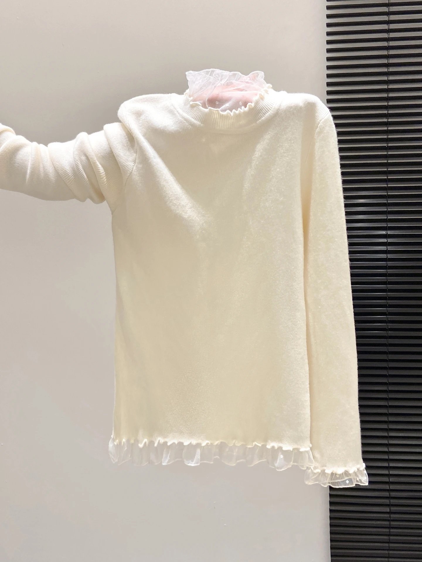 

Polka Dot Lace Splice Knitted Top Women's Slim Fit Base Layer irt Winter New Sle Commute Soft Korean Version Long Sve