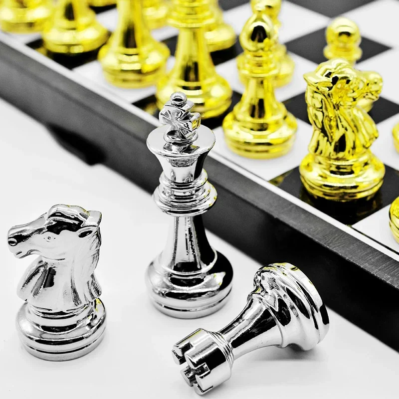 

Set Gold Chess Game Design Storage Box Gift Travel Luxury Chess Game Table Figures Metal Juegos De Mesa Family Game DL60XQ