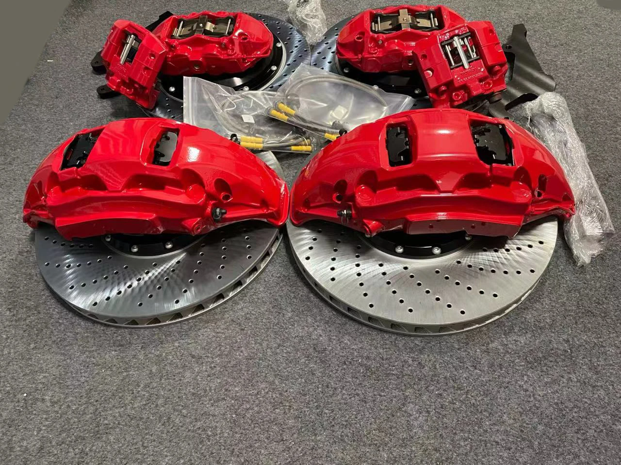 

New Design Large Brake 10 Cans Brake 10 Piston Calipers Rear 4 Cans Brake Calipers 4 Pistons For Zeekr 001 Zeekr 007