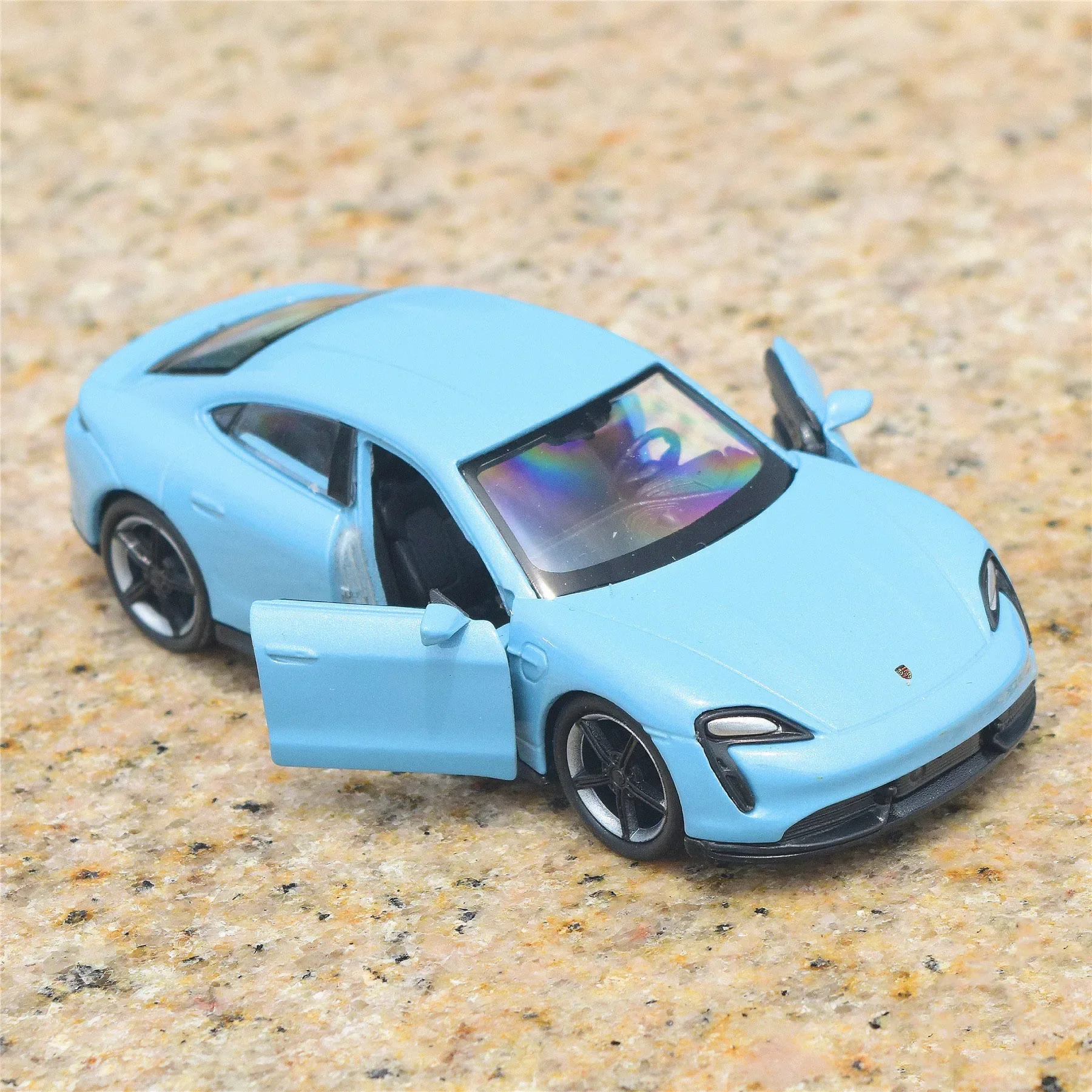 WELLY 1:36 Porsche Taycan Turbo S Alloy Car Model Diecasts Metal Toy Vehicles Car Model Pull Back Collection Childrens Toys Gift