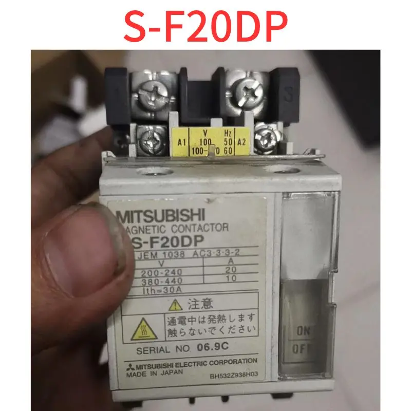 Second-hand  The electromagnetic contactor S-F20DP has good function