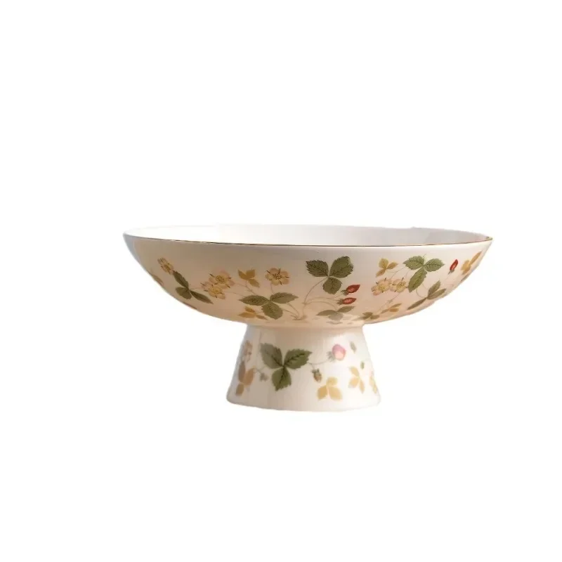 

European high-footed refreshment plate, small, exquisite high-footed dessert dried fruits and nuts for holidays