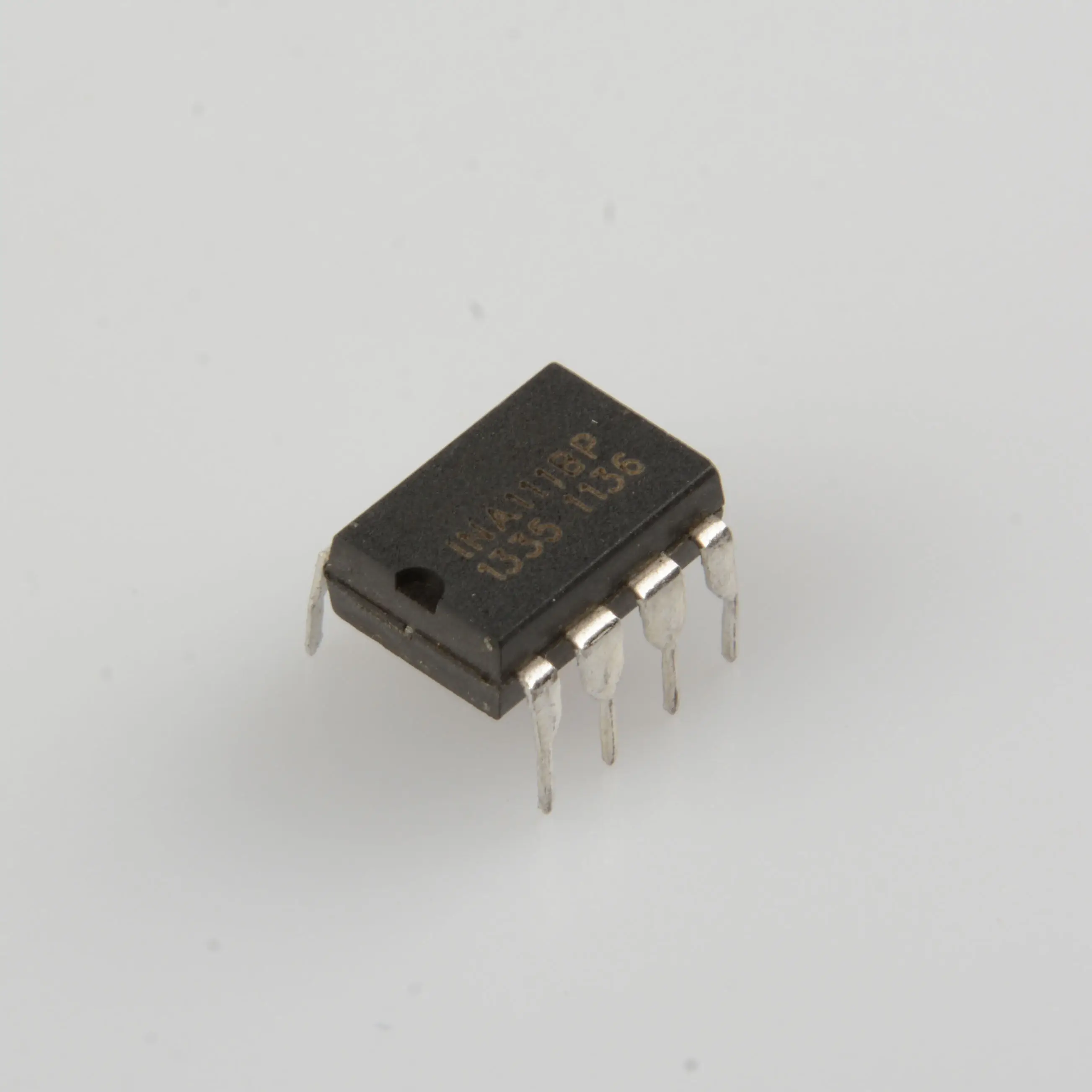 INA111AP INA111BP in-line DIP-8 imported quality assurance, instrumentation amplifier chip