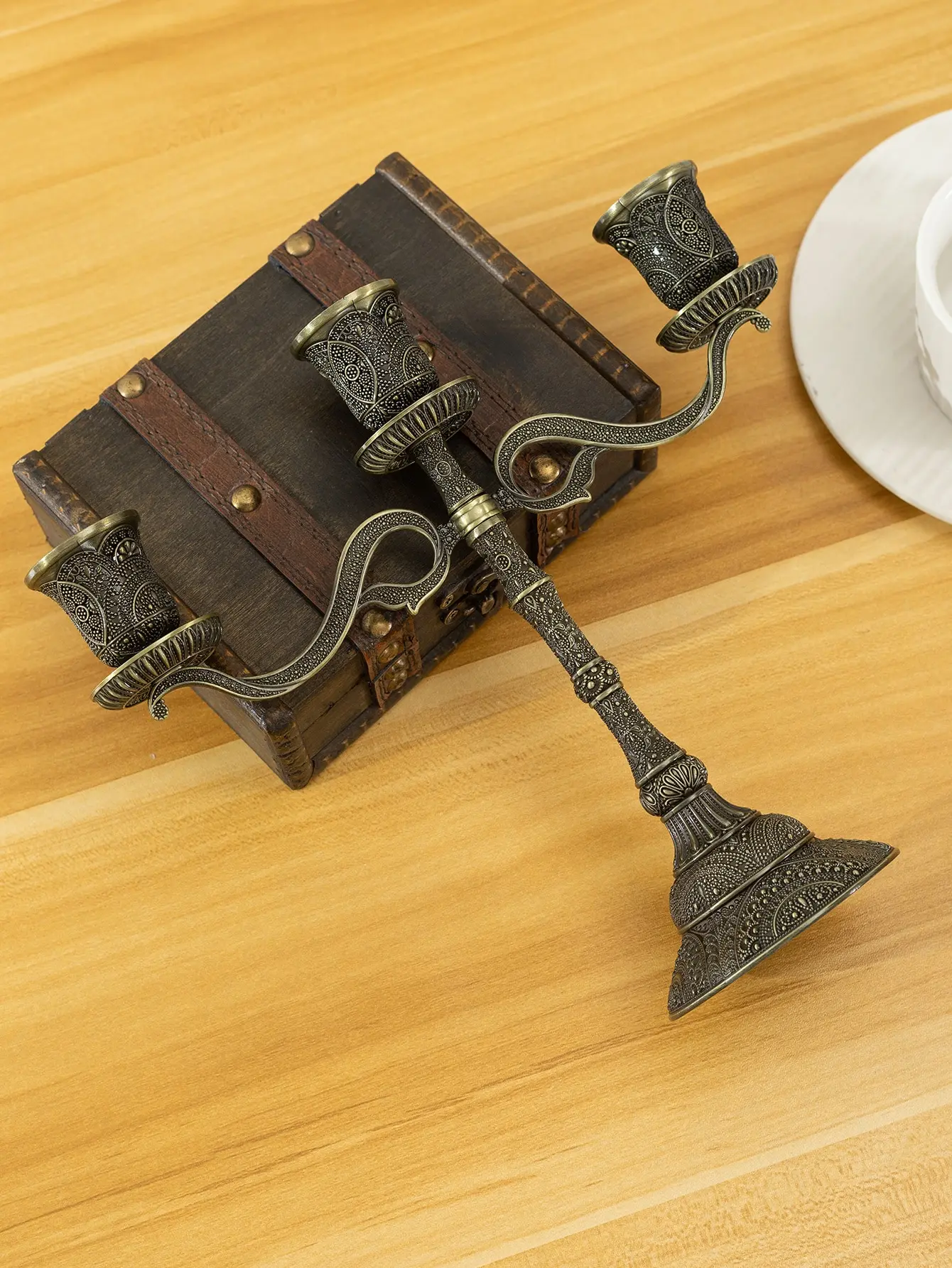 زينة المنزل الإبداعية سبائك الزنك الشموع ، الشموع ثلاثية الرؤوس ، الشموع الكلاسيكية عالية الجودة ، تايوان ، الفندق ، الفندق