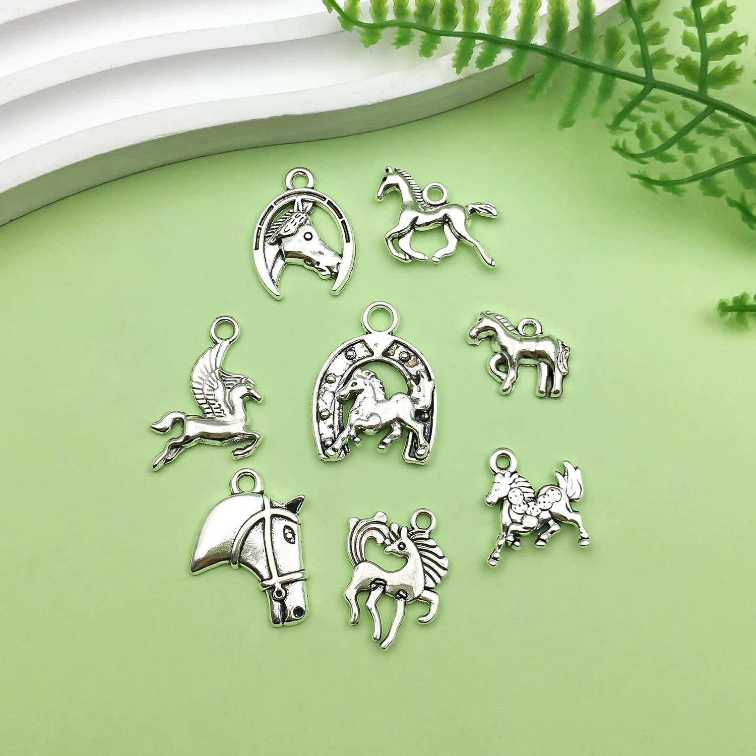 16/20pcs Antique Silvery Retro Horse Design Charms Alloy Metal Pendants For DIY Bracelet Necklace Jewelry Making Accessories