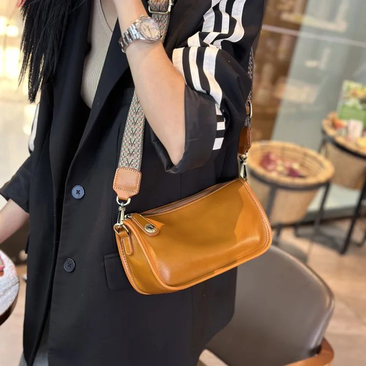 

Women's Cowhide Underarm Shoulder Bag Ladies Fashion Cow Genuine Leather Crossbody Messenger Bag Designer Luxury Retro Handbag