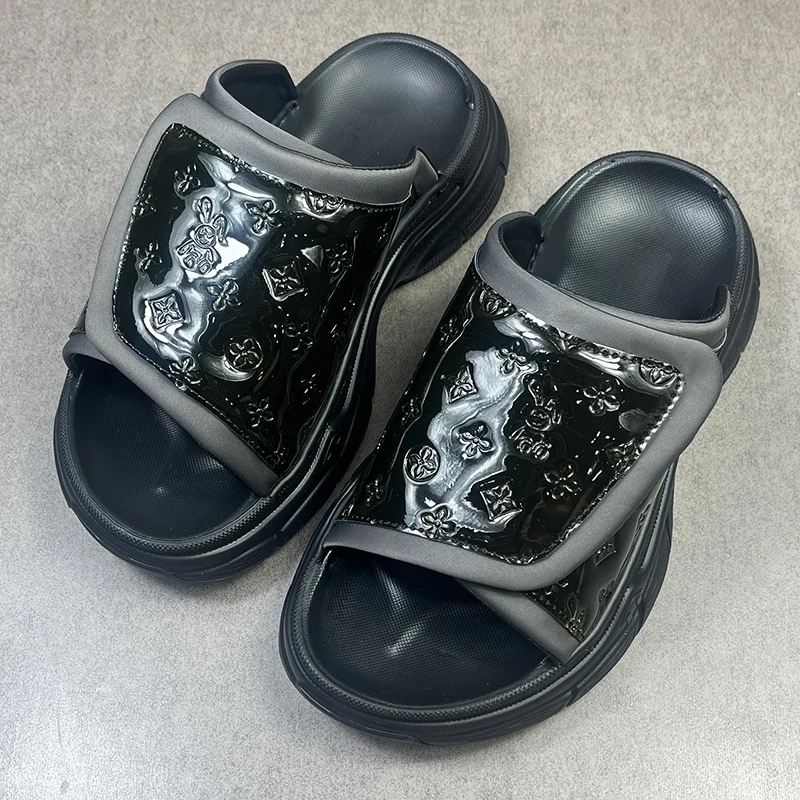 Zapatillas de moda para niños, chanclas deportivas de ocio al aire libre de verano, sandalias de pan antideslizantes de suela gruesa, zapatos de playa con velcro para hombres