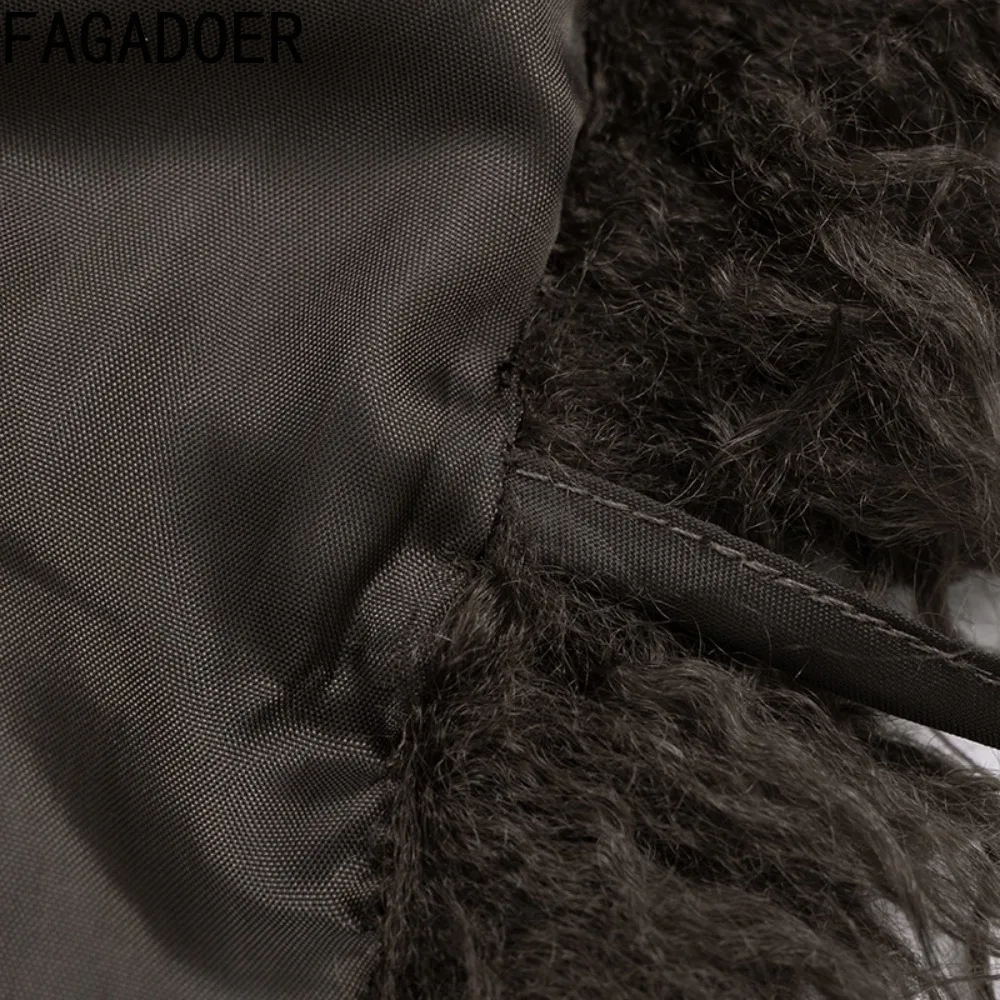 FAGADOER 冬の新ファッション毛皮パッチワーク Tシャツ女性のためのソリッドカラーホルターノースリーブバックレスクロップトップ女性ストリートウェア