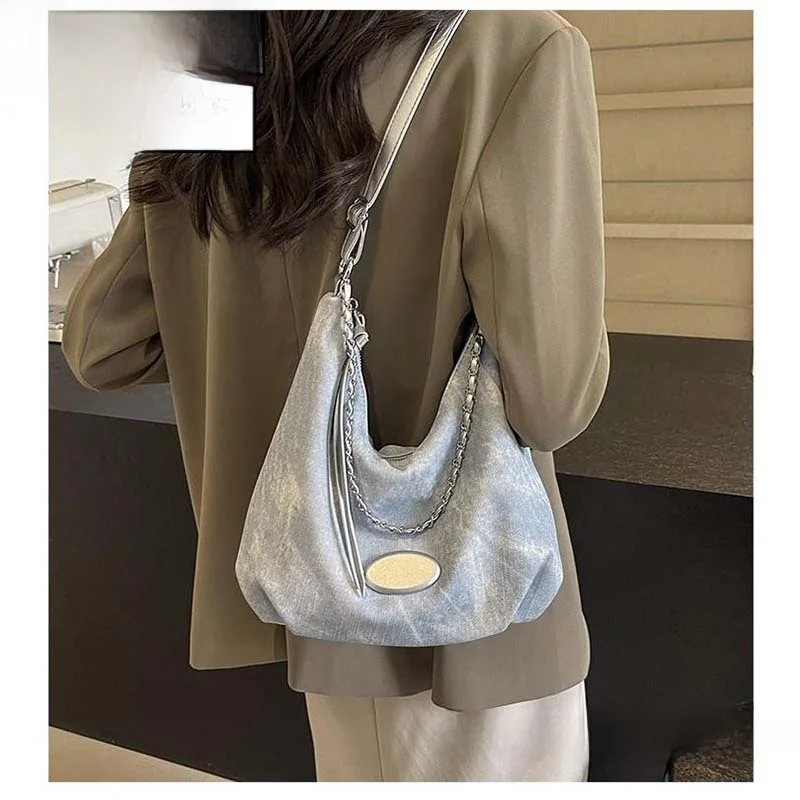 sac-bandouliere-pour-femme-de-grande-capacite-en-forme-de-nuage-sac-a-main-tendance-pour-les-trajets-quotidiens-design-simple-pliable-en-pu-mat